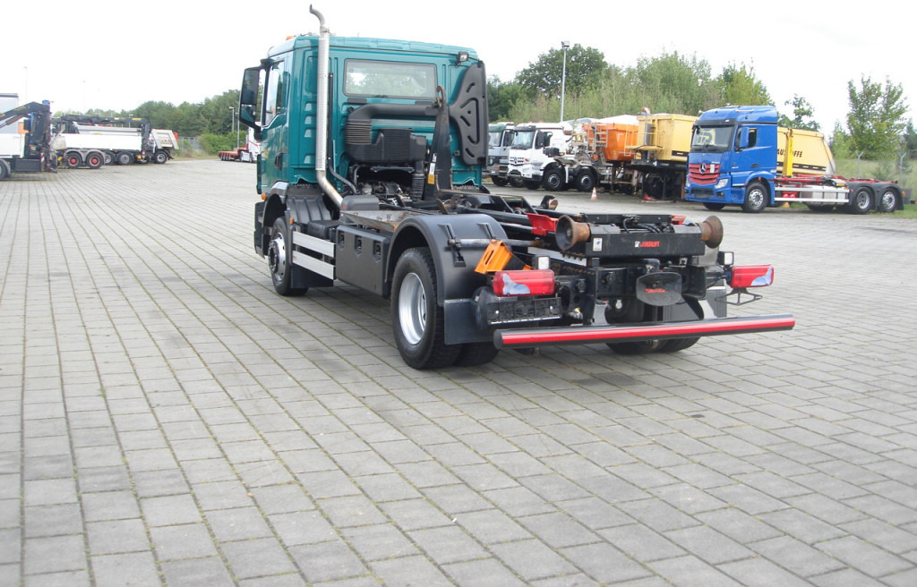 Hook lift truck MAN TG-M 15.250 BL Abrollkipper