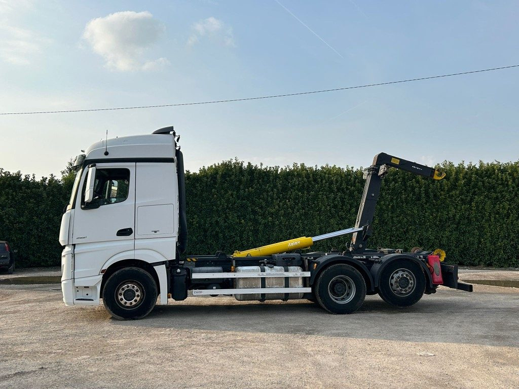 Hook lift truck MERCEDES ACTROS 25.51 SCARRABILE