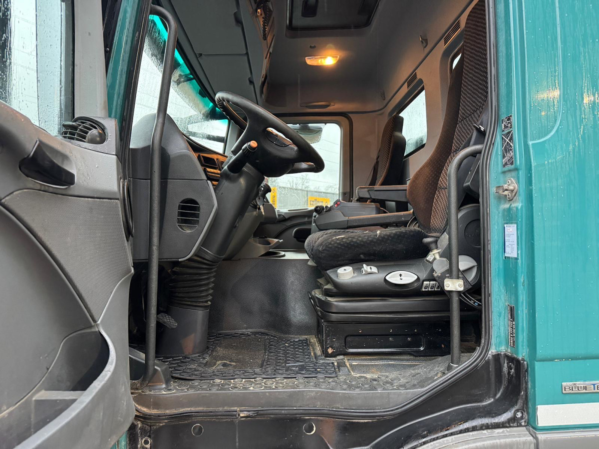 Hook lift truck MERCEDES Actros 3248 8x4 Hiab 26T SWS