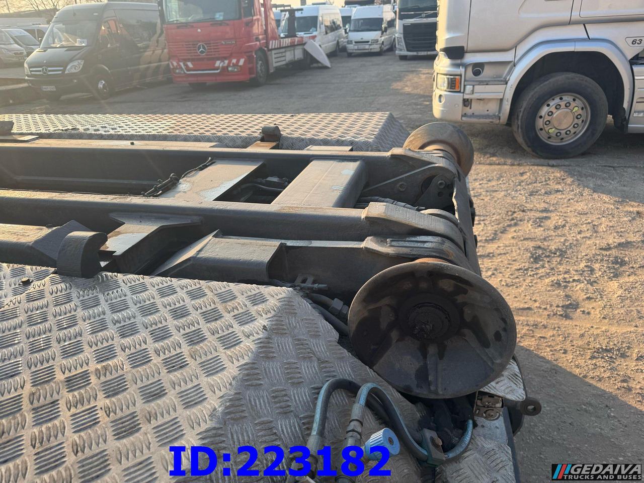 Hook lift truck MERCEDES-BENZ Actros 2551 8x2 V8 Retarder