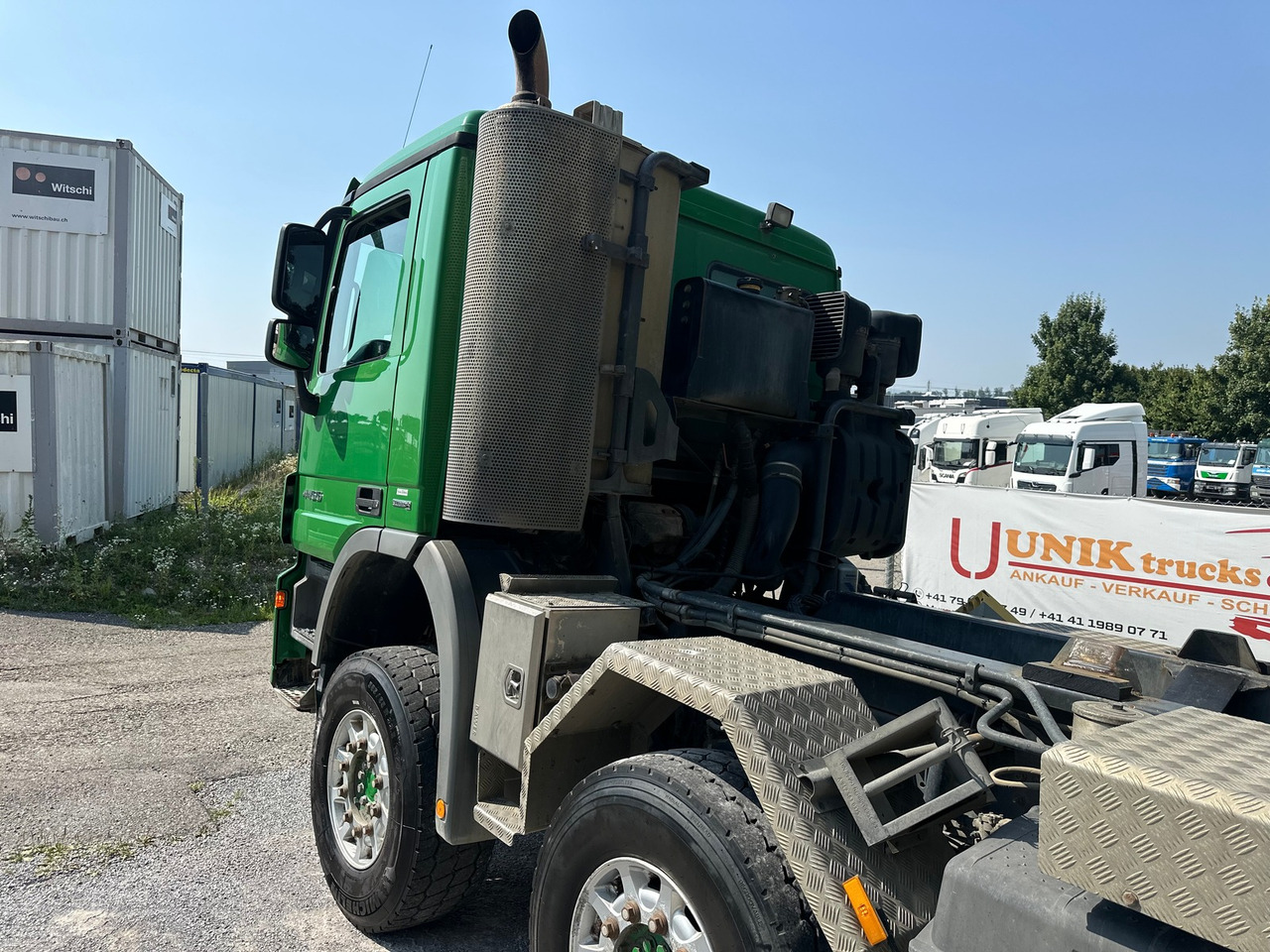 Hook lift truck MERCEDES-BENZ Actros 4455 10x4 Moser