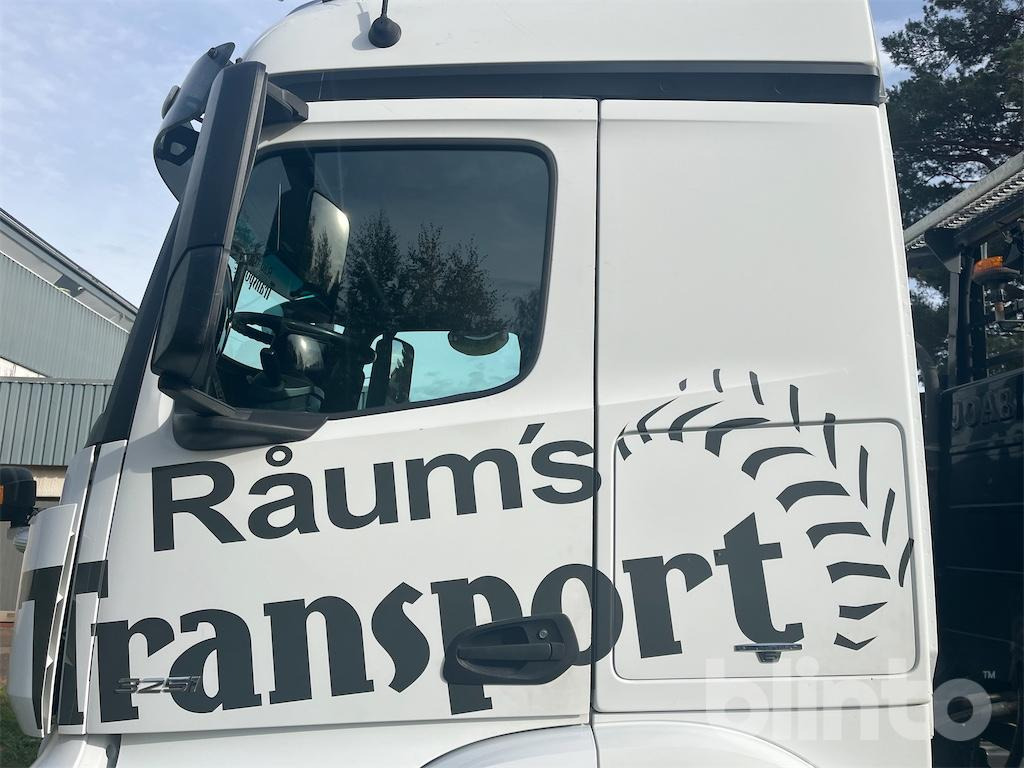 Hook lift truck MERCEDES-BENZ Arocs 3251 8x4