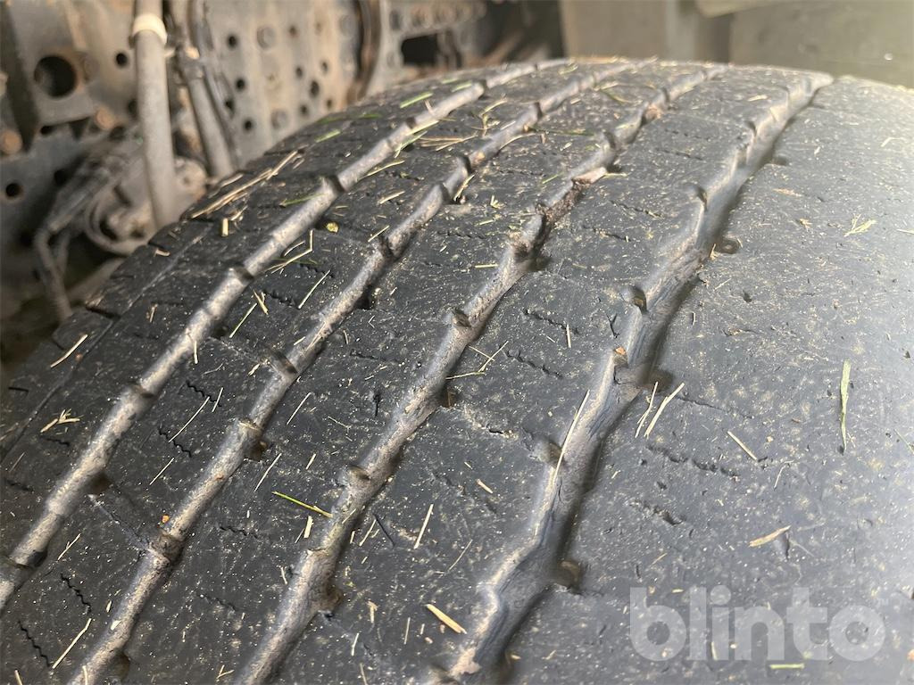 Hook lift truck MERCEDES-BENZ Arocs 3251 8x4