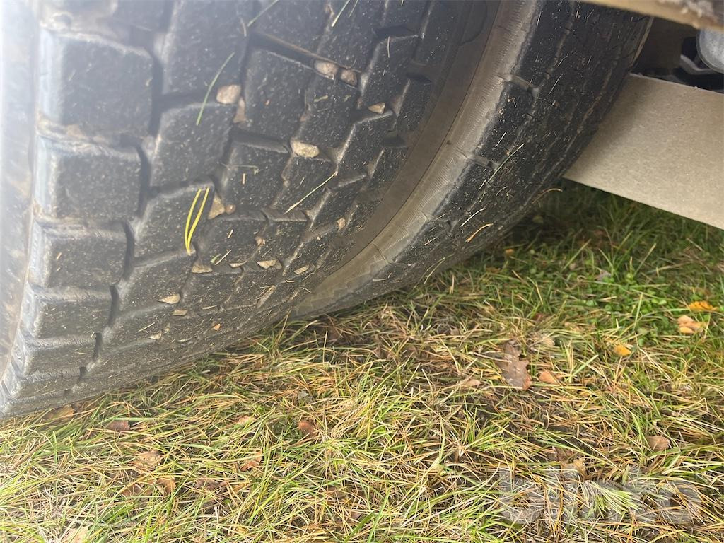 Hook lift truck MERCEDES-BENZ Arocs 3251 8x4