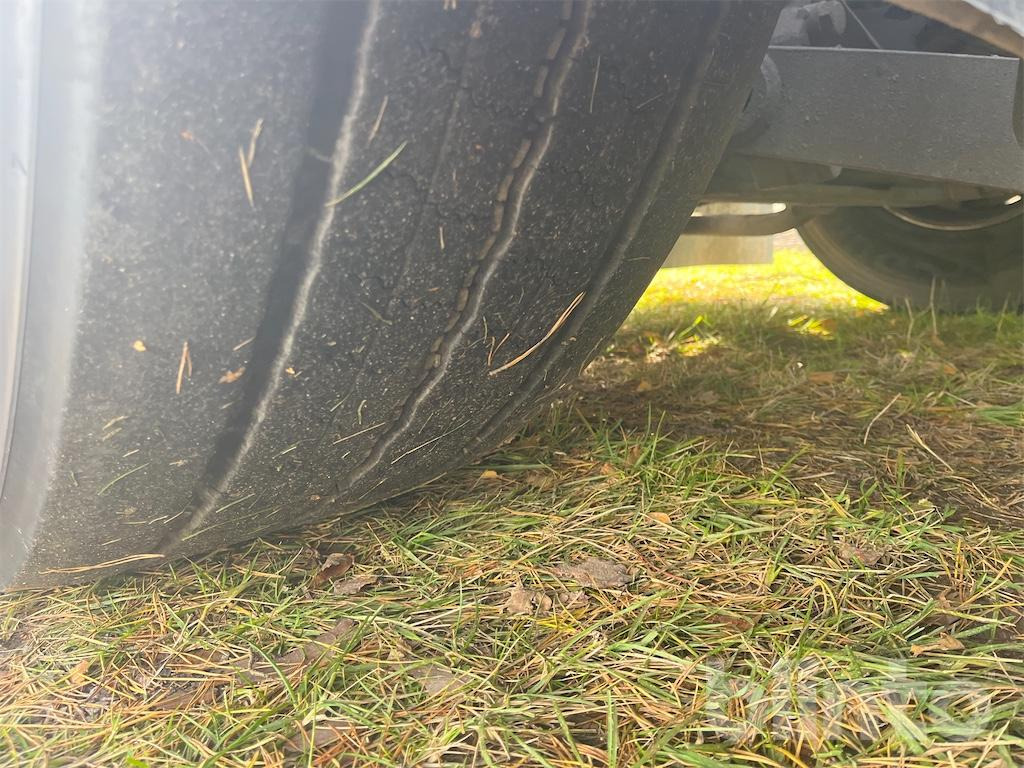 Hook lift truck MERCEDES-BENZ Arocs 3251 8x4