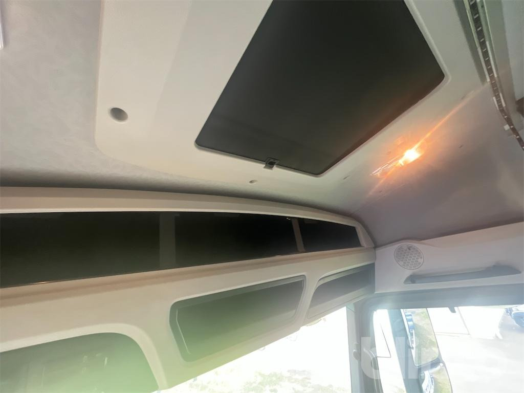 Hook lift truck MERCEDES-BENZ Arocs 3251 8x4