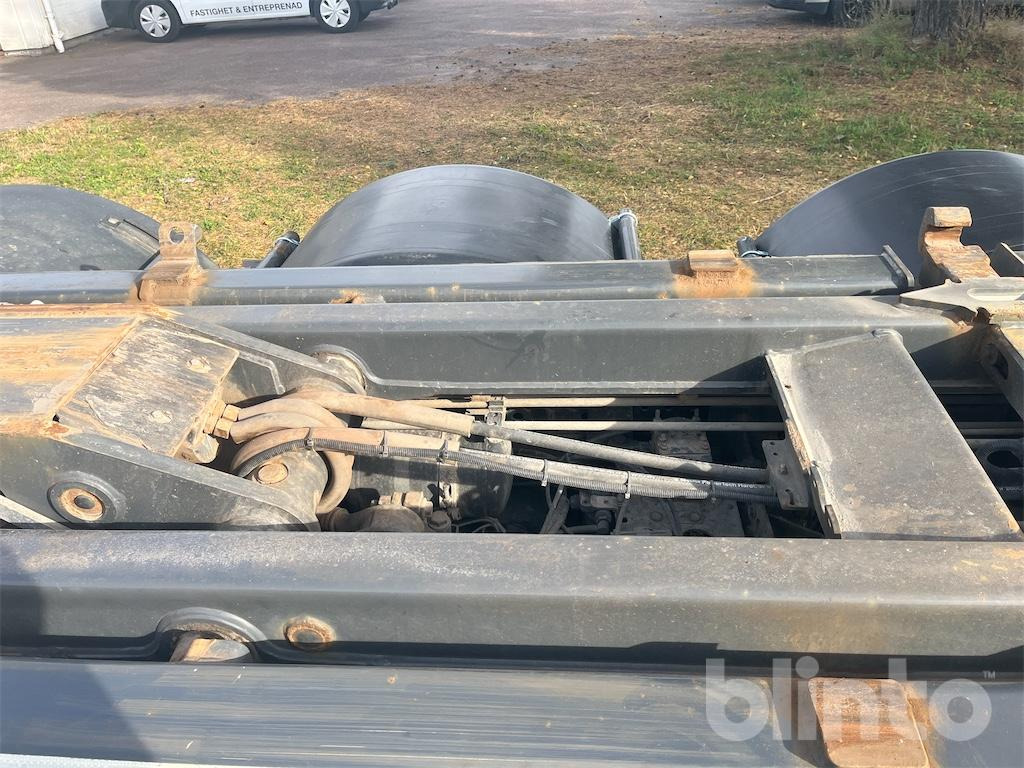 Hook lift truck MERCEDES-BENZ Arocs 3251 8x4