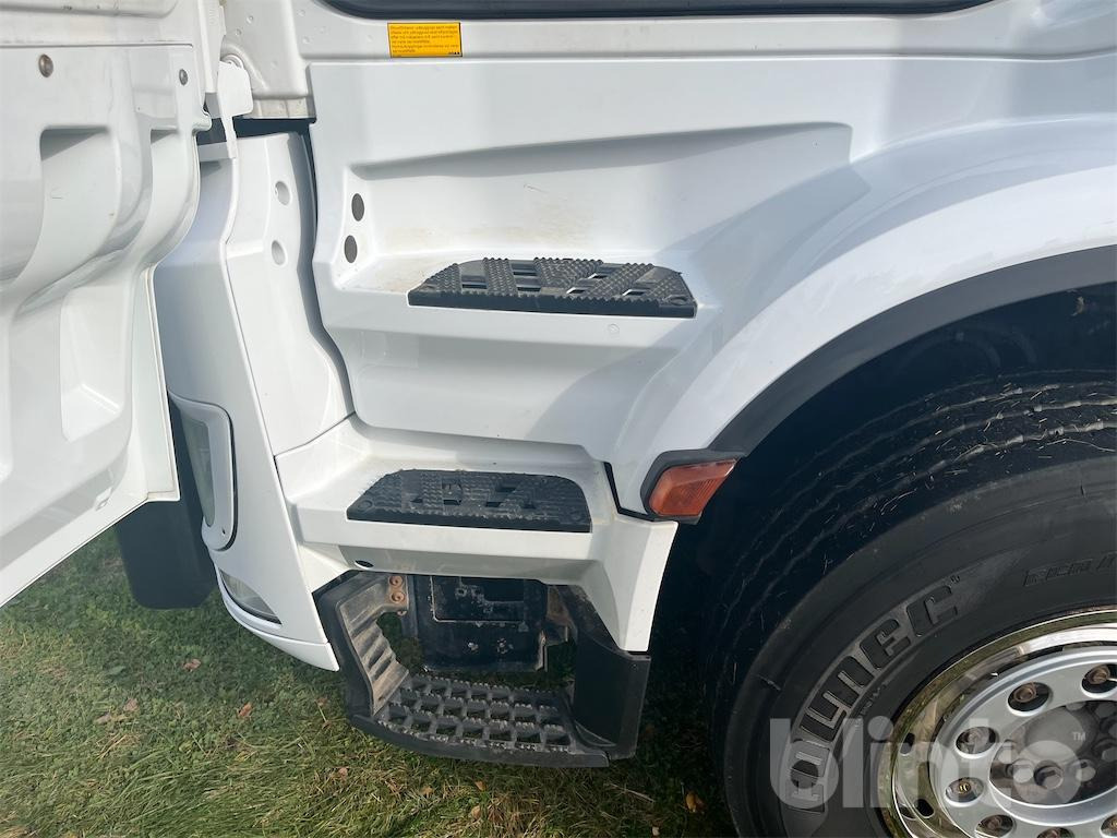 Hook lift truck MERCEDES-BENZ Arocs 3251 8x4