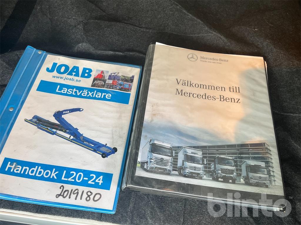 Hook lift truck MERCEDES-BENZ Arocs 3251 8x4