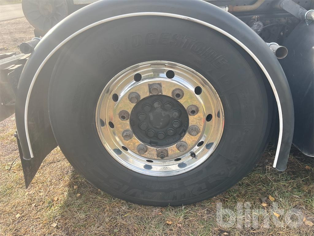 Hook lift truck MERCEDES-BENZ Arocs 3251 8x4