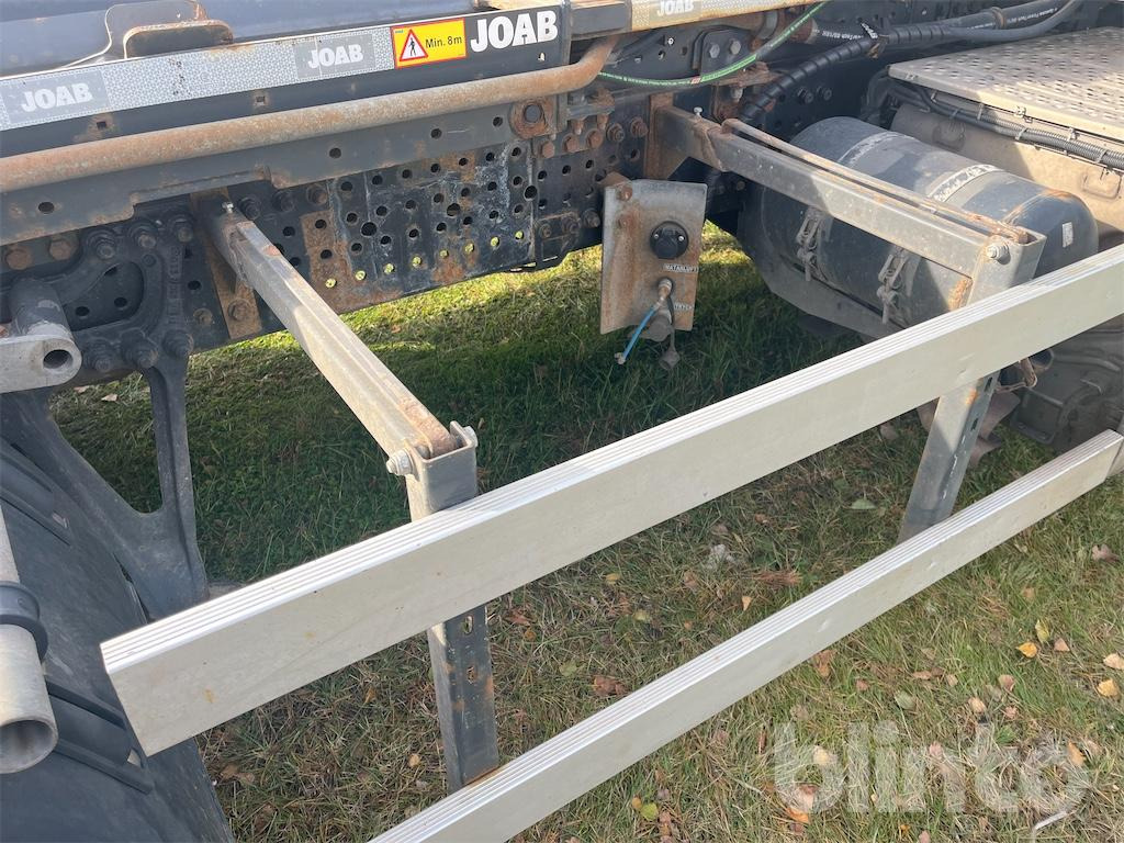 Hook lift truck MERCEDES-BENZ Arocs 3251 8x4