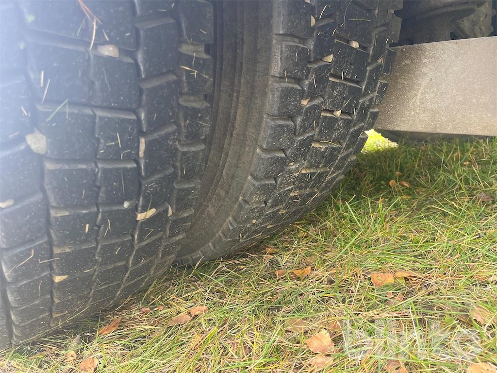 Hook lift truck MERCEDES-BENZ Arocs 3251 8x4