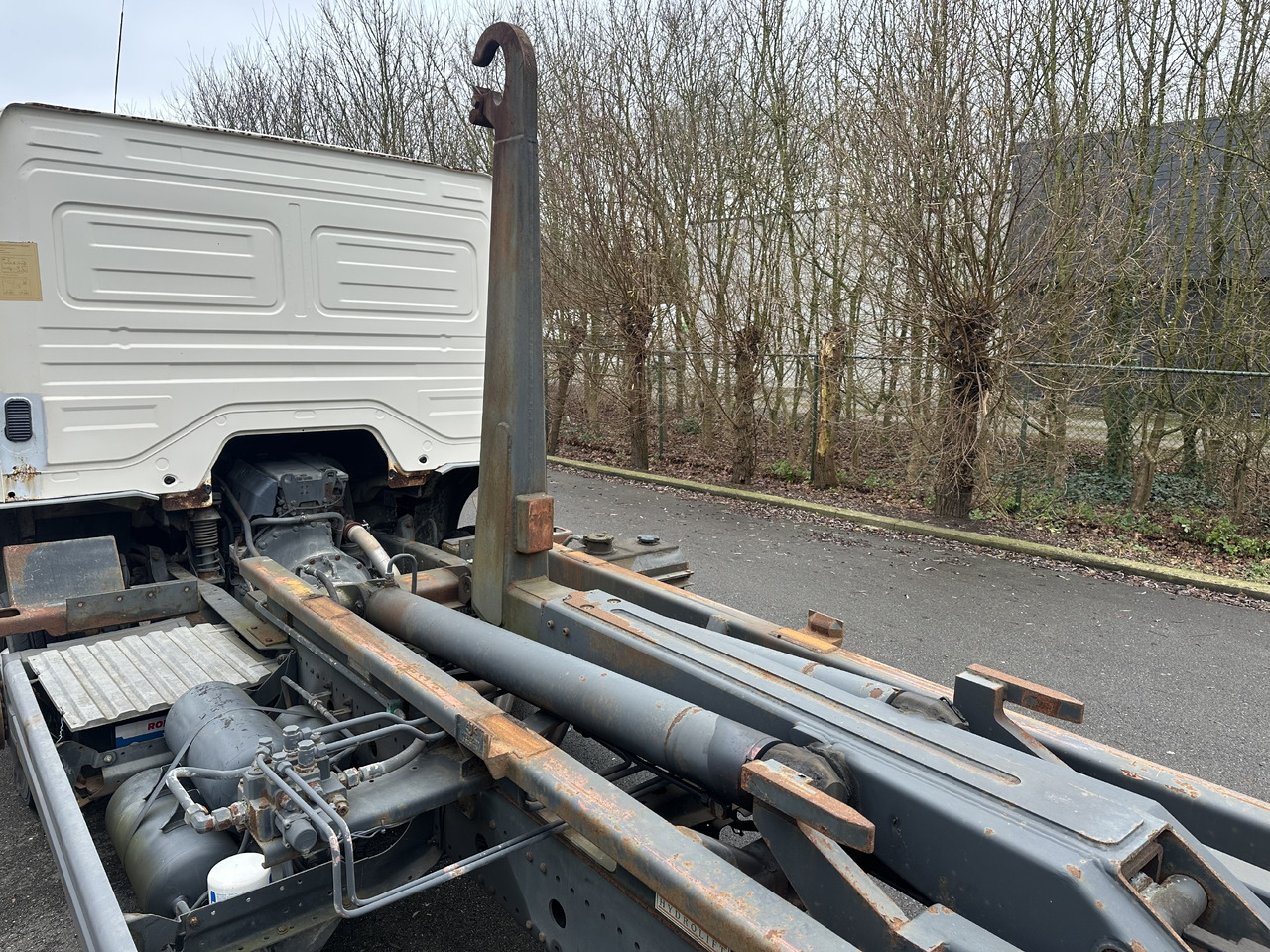 Hook lift truck MERCEDES-BENZ Atego