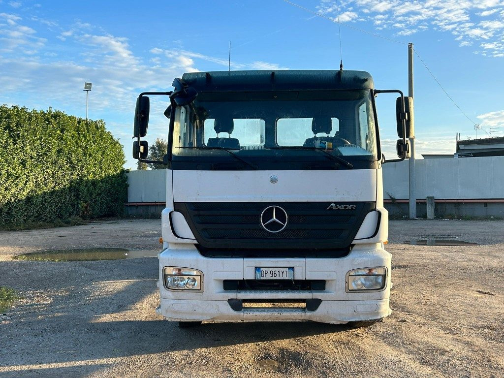 Hook lift truck MERCEDES-BENZ MERCEDES 2533 SCARRABILE