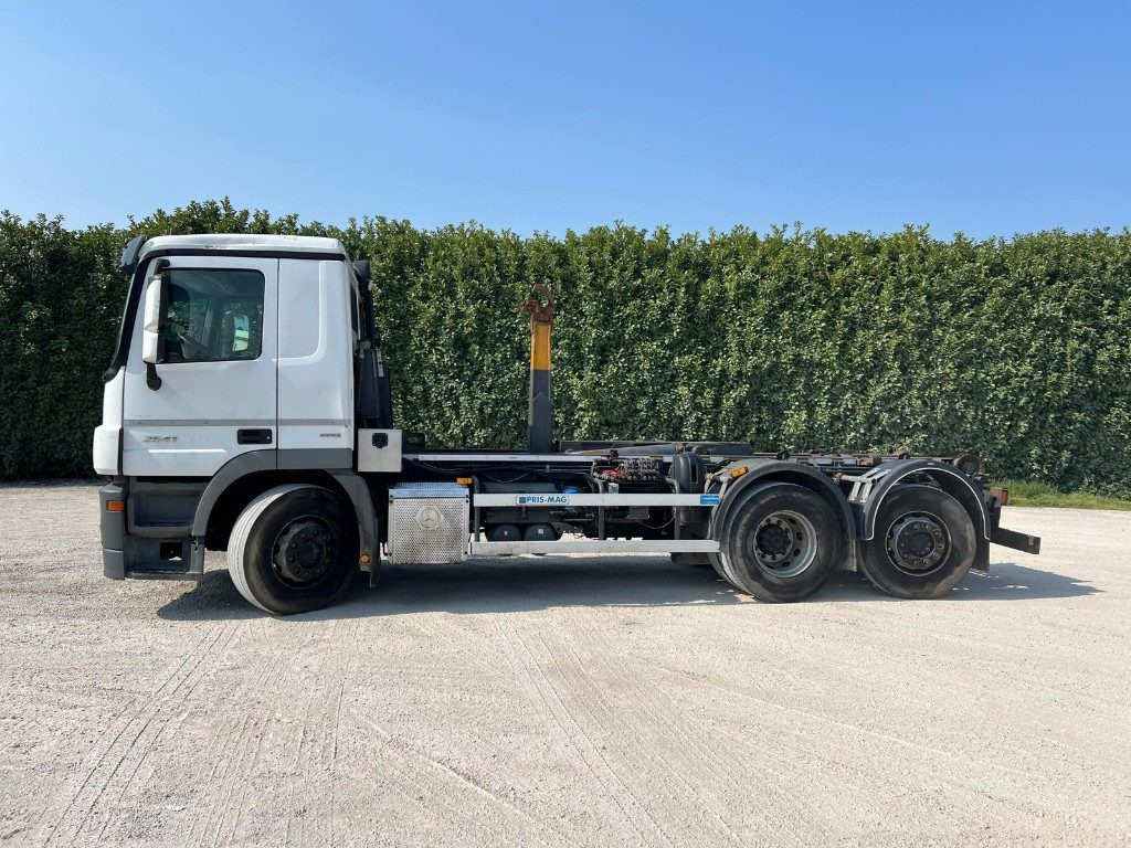 Hook lift truck MERCEDES-BENZ MERCEDES ACTROS 25.41 SCARRABILE