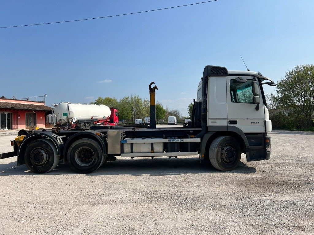 Hook lift truck MERCEDES-BENZ MERCEDES ACTROS 25.41 SCARRABILE