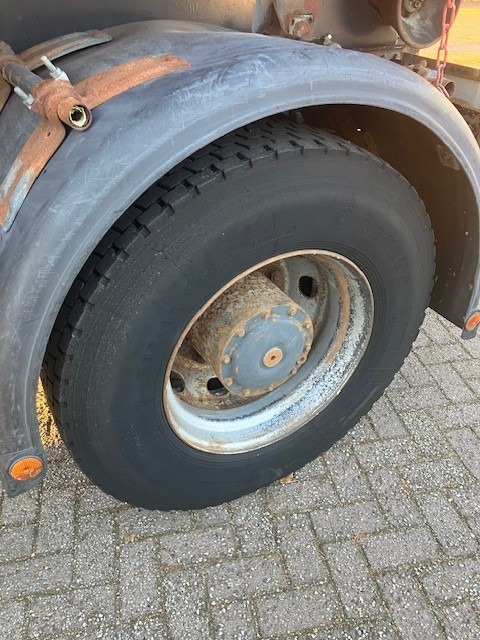 Hook lift truck MERCEDES-BENZ SK 1831