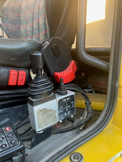 Hook lift truck MERCEDES-BENZ SK 1831