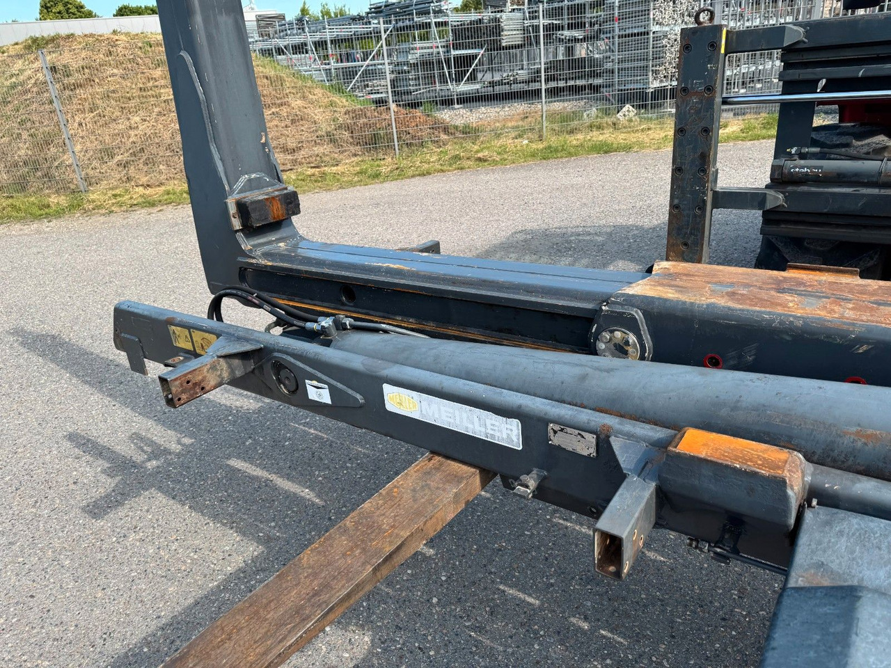 Hook lift truck Meiller Abrollaufbau RK 20,65