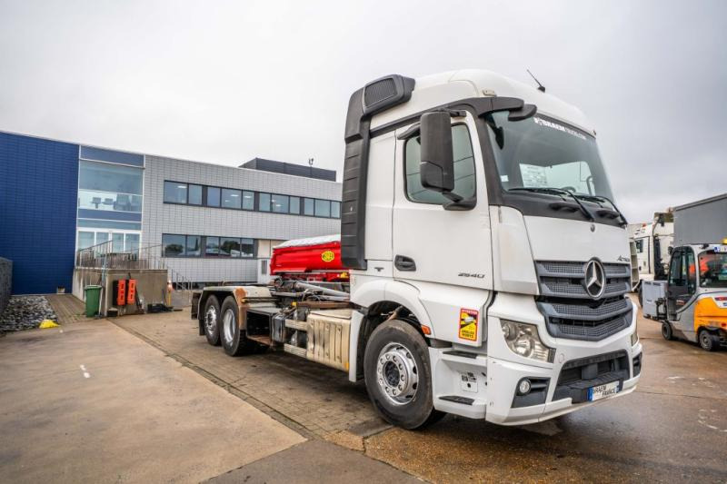 Hook lift truck Mercedes ACTROS 2540 +MULTILIFT XP 20-56