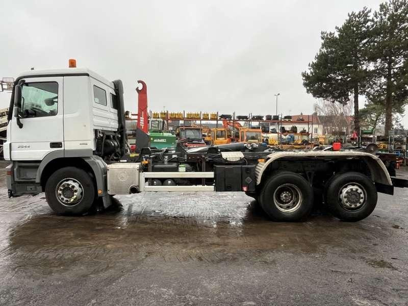 Hook lift truck Mercedes ACTROS 2544