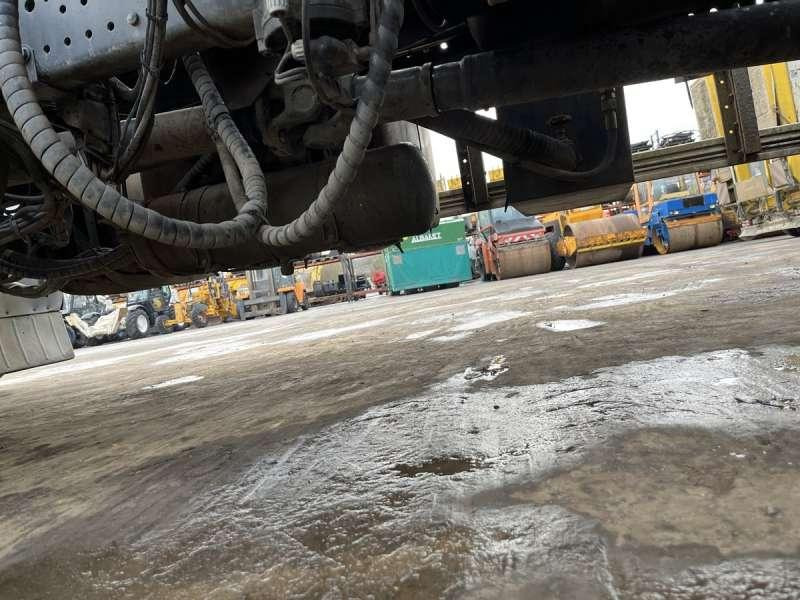 Hook lift truck Mercedes AXOR 1833