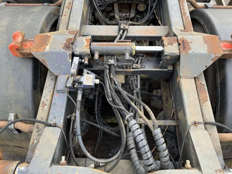 Hook lift truck Mercedes AXOR 1833