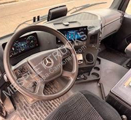 Hook lift truck Mercedes Actros 2842