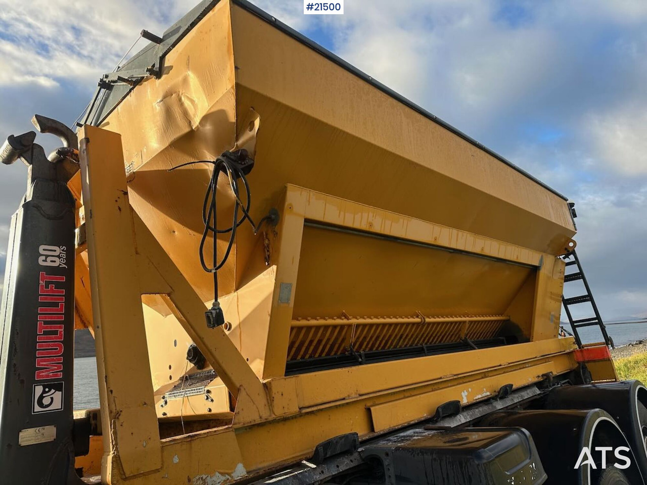 Hook lift truck Mercedes Actros 2848 4x4+2 brøyterigget krokbil