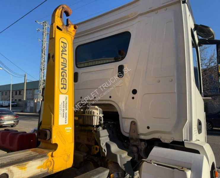 Hook lift truck Mercedes Antos 1843