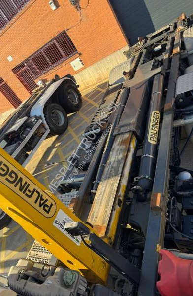 Hook lift truck Mercedes Antos 1843