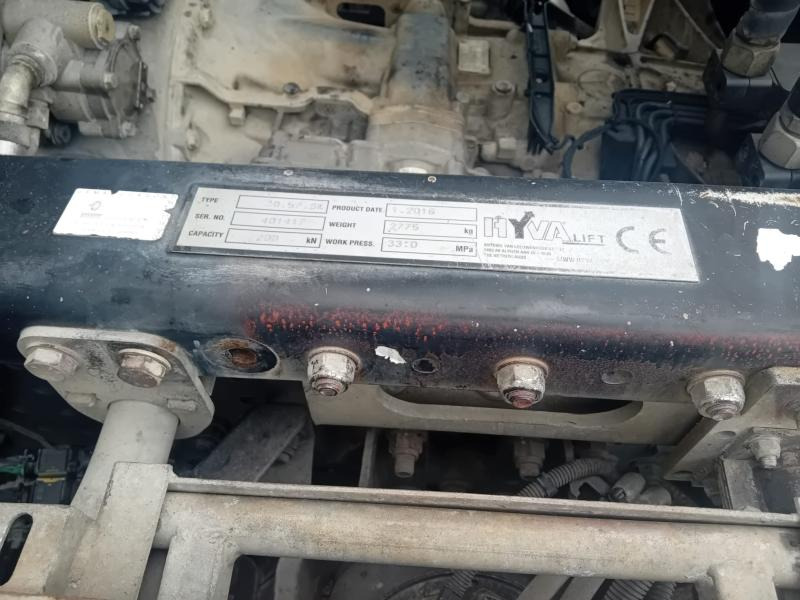 Hook lift truck Mercedes Antos 2643