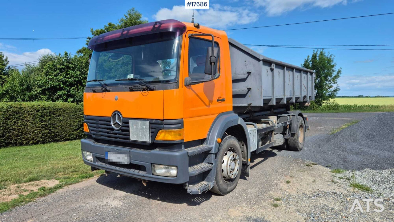 Hook lift truck Mercedes-Benz 1828 hooklift (1999) two containers