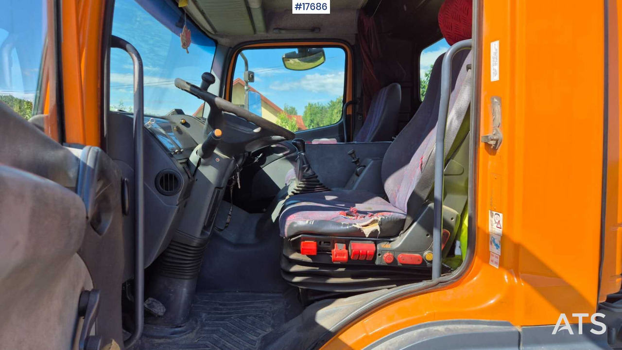 Hook lift truck Mercedes-Benz 1828 hooklift (1999) two containers