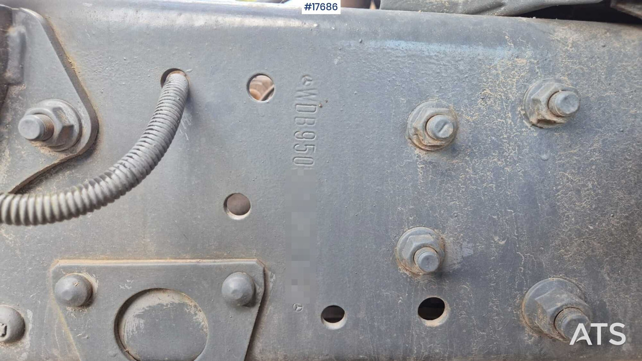 Hook lift truck Mercedes-Benz 1828 hooklift (1999) two containers