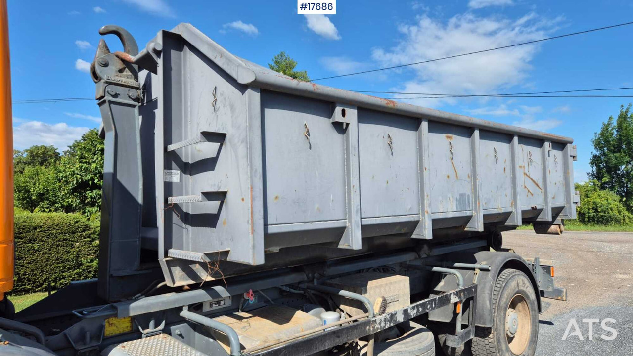 Hook lift truck Mercedes-Benz 1828 hooklift (1999) two containers