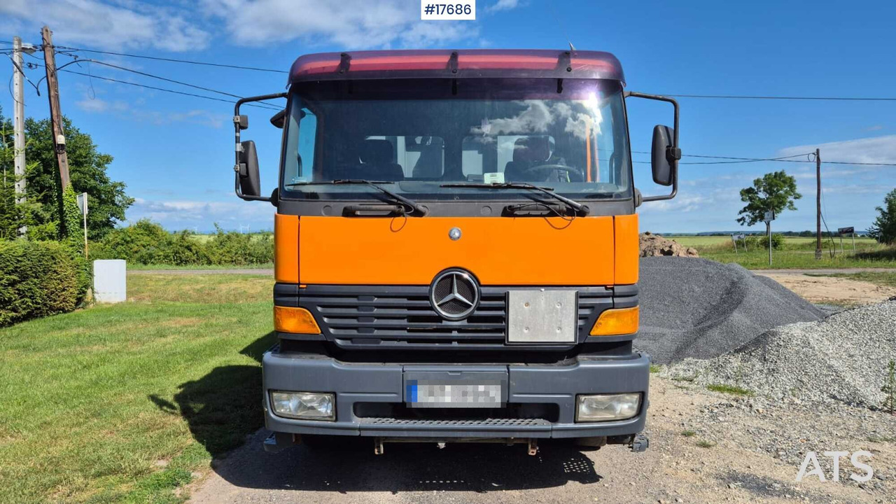 Hook lift truck Mercedes-Benz 1828 hooklift (1999) two containers