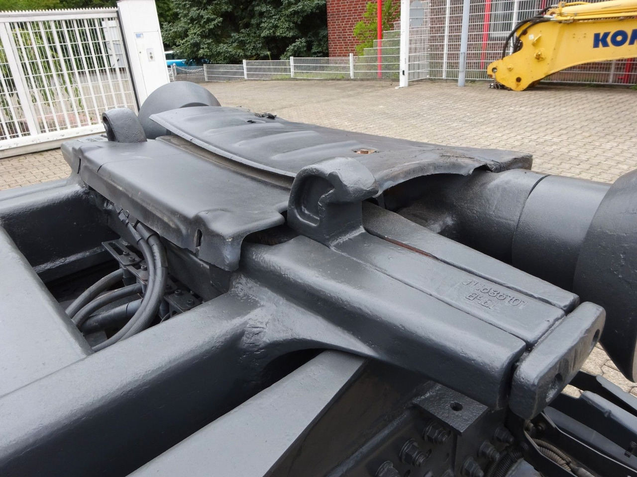 Hook lift truck Mercedes-Benz 2533 Antos MULTILIFT Abroller 6x2