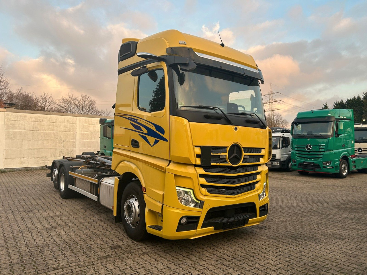 Hook lift truck Mercedes-Benz 2545 Actros MEILLER Abroller 6x2