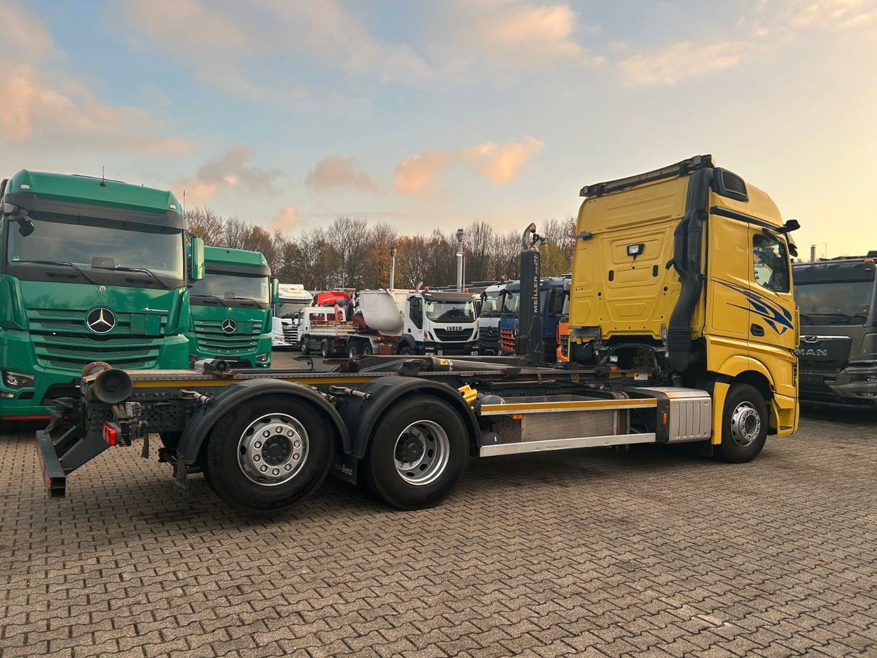 Hook lift truck Mercedes-Benz 2545 Actros MEILLER Abroller 6x2