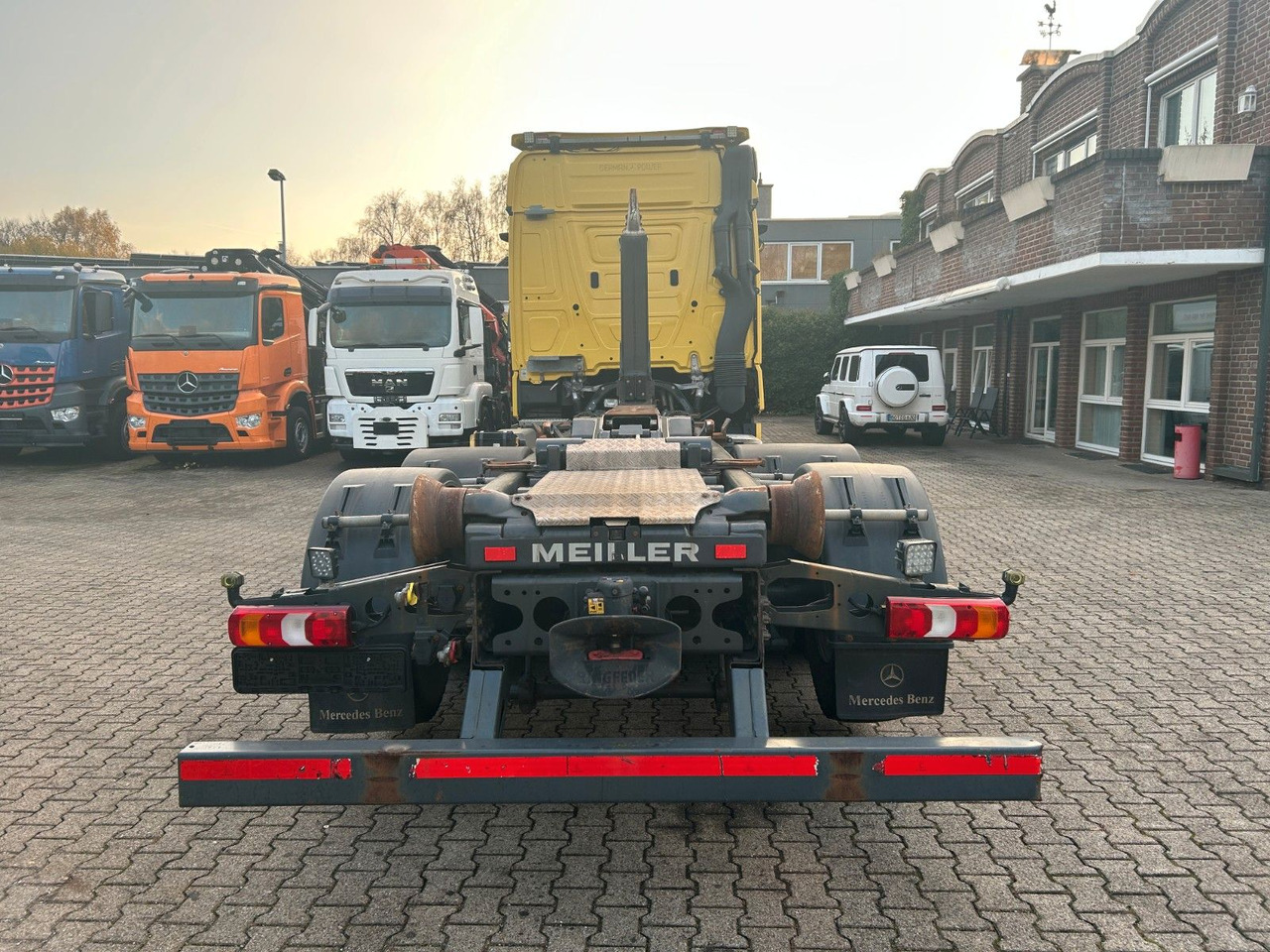 Hook lift truck Mercedes-Benz 2545 Actros MEILLER Abroller 6x2