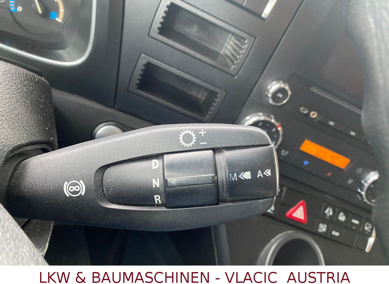 Hook lift truck Mercedes-Benz 2563