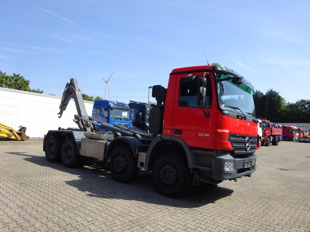 Hook lift truck Mercedes-Benz 3246 Actros Abroller K45 8x4 Knickhacken