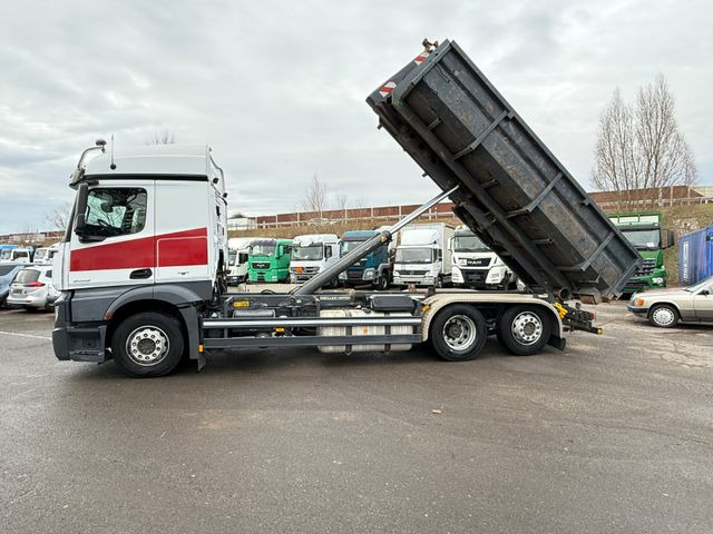 Hook lift truck Mercedes-Benz Actros 2542 Abrollkipper mit Container