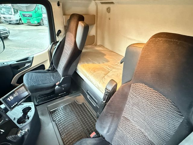 Hook lift truck Mercedes-Benz Actros 2542 Abrollkipper mit Container