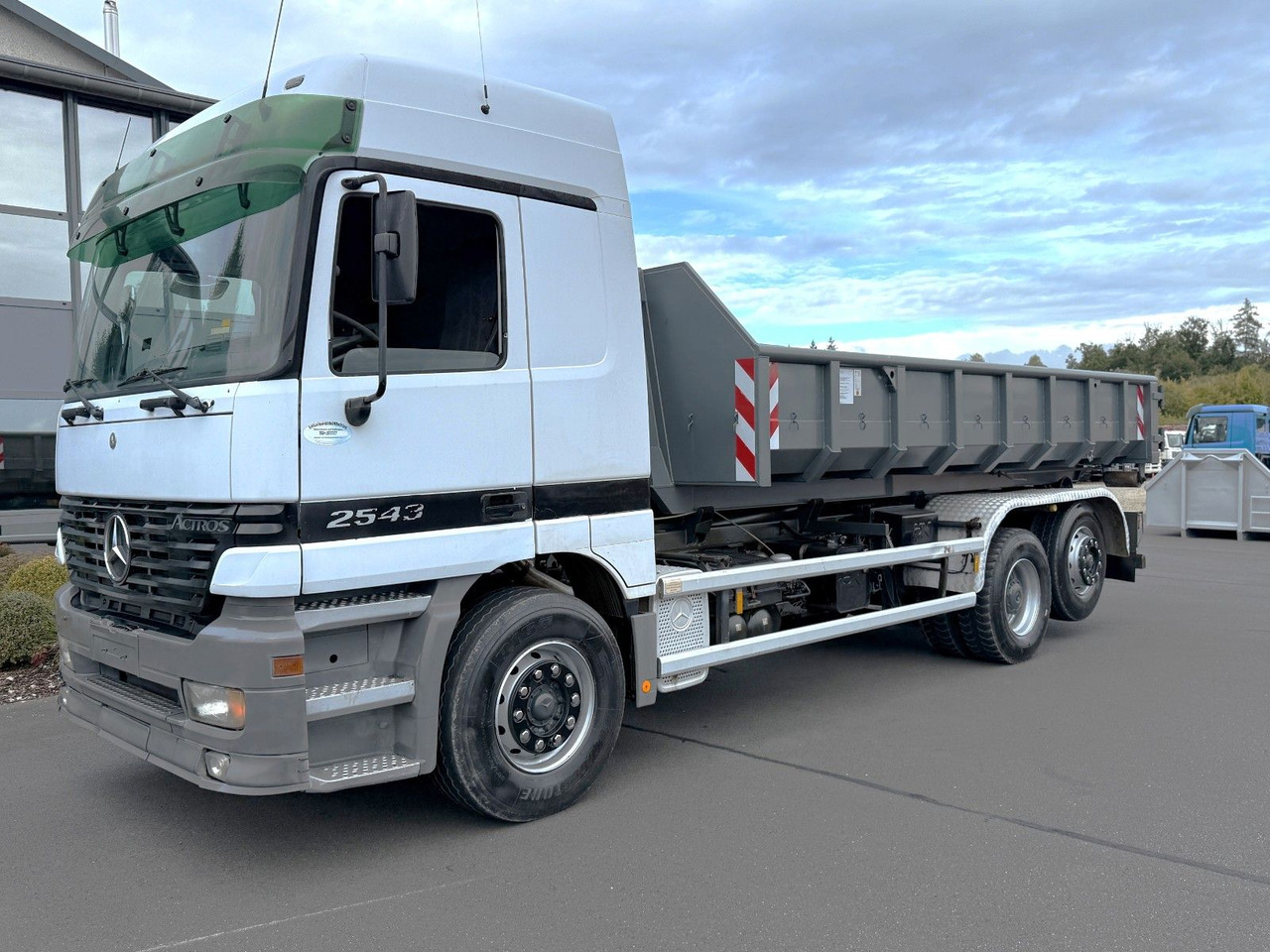 Hook lift truck Mercedes-Benz Actros 2543 6x2 Klima + Kupplung