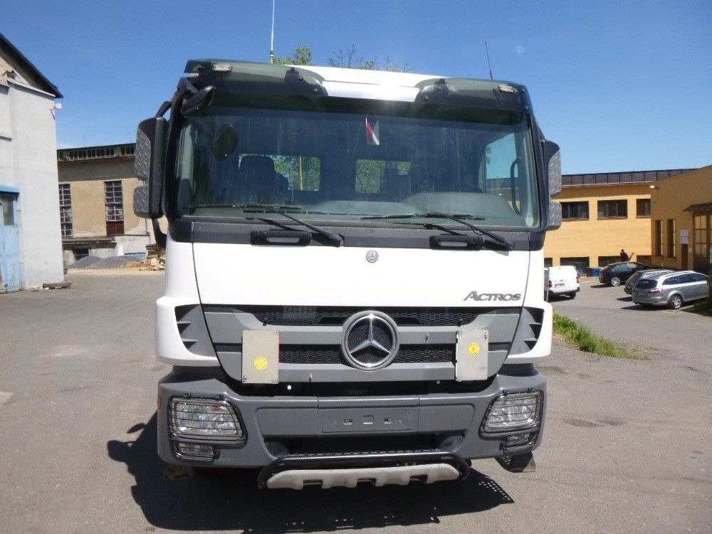 Hook lift truck Mercedes-Benz Actros 2641