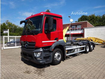 Hook lift truck Mercedes-Benz Antos 2532 - Hook lift truck