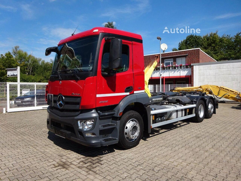 Hook lift truck Mercedes-Benz Antos 2532 - Hook lift truck