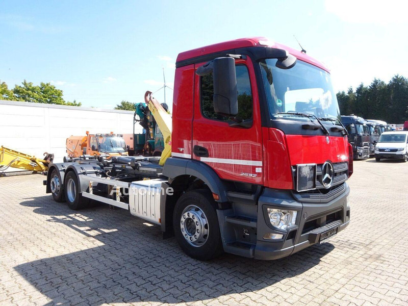 Hook lift truck Mercedes-Benz Antos 2532 - Hook lift truck